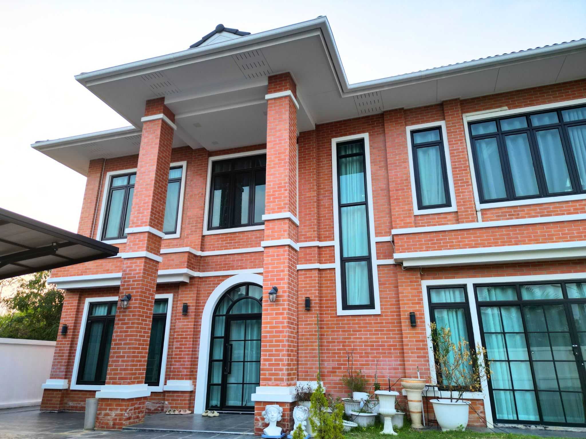 บ้านเดี่ยว ดีไซน์ยุโรป บนที่ดินขนาด2งาน ใกล้สนง.ขนส่ง จ.พิษณุโลก