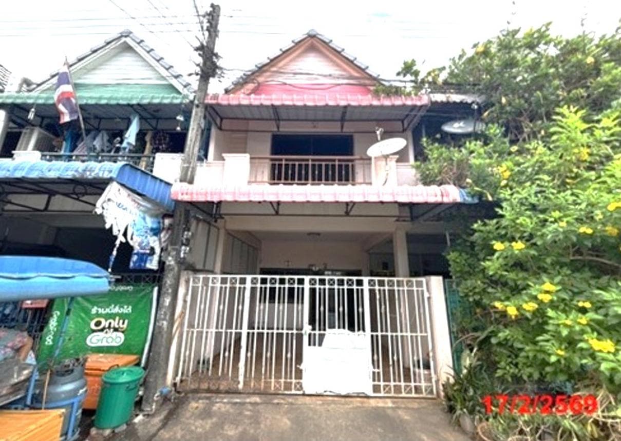 ขายทาวน์โฮม มะขามเตี้ย เมืองสุราษฎร์ธานี พื้นที่ใช้สอย 128 ตร.ม. 2 ห้องนอน ทำเลดี ราคา 2 ล้าน