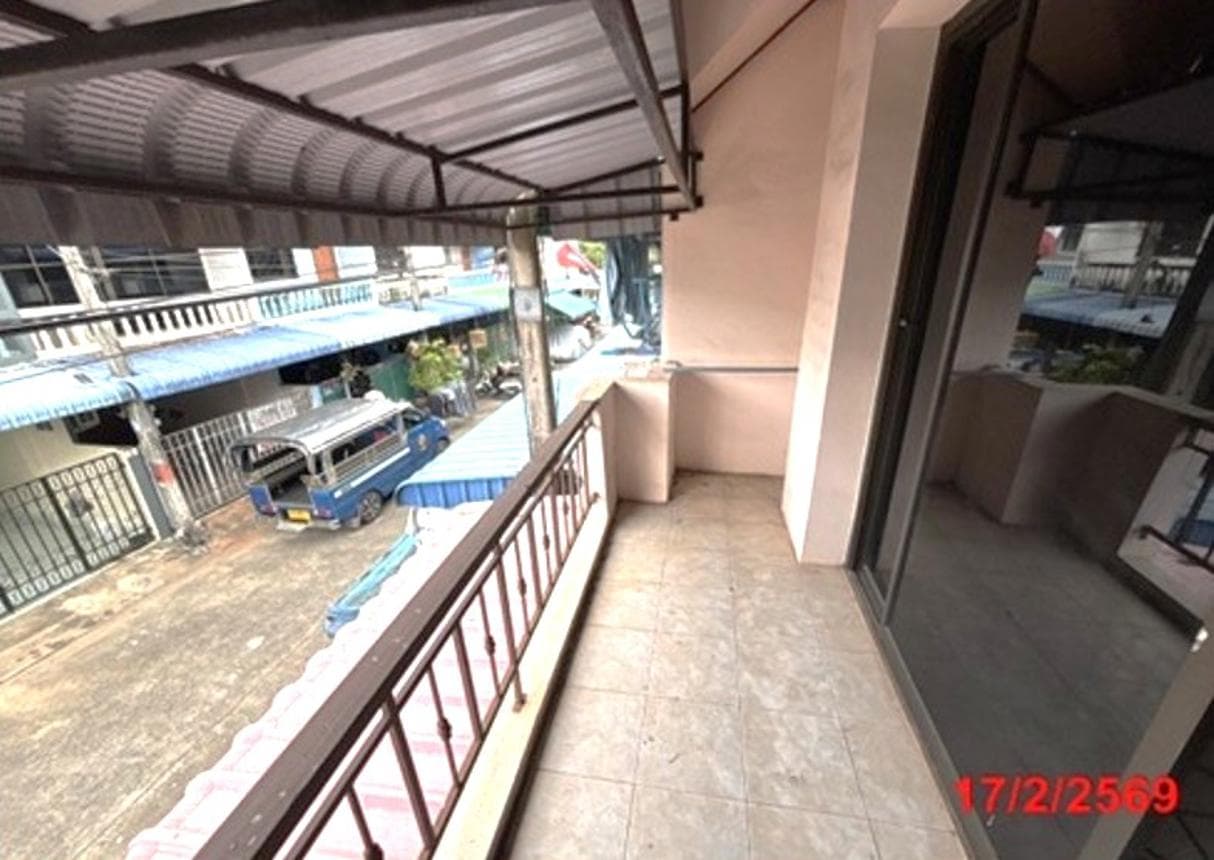 ขายทาวน์โฮม มะขามเตี้ย เมืองสุราษฎร์ธานี พื้นที่ใช้สอย 128 ตร.ม. 2 ห้องนอน ทำเลดี ราคา 2 ล้าน