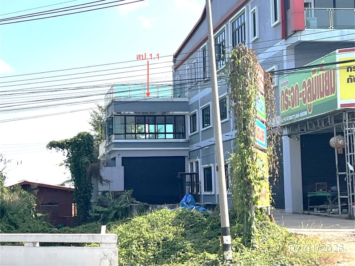 ขายบ้านเดี่ยวขนาดใหญ่ เมืองกำแพงเพชร ทำเลนครชุม 8 ห้องนอน พื้นที่ใช้สอย 1,090.5 ตร.ม. เหมาะสำหรับครอบครัวใหญ่หรือโฮมออฟฟิศ