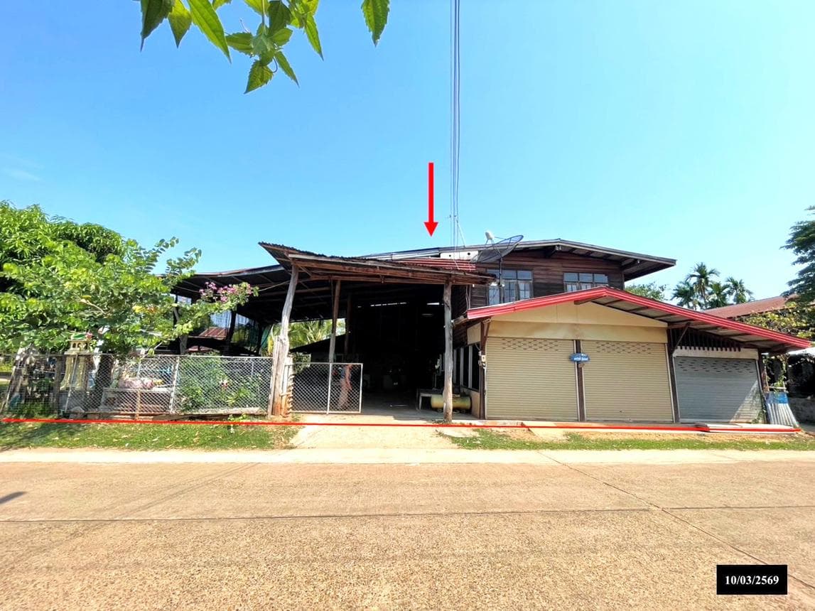 ขายบ้านเดี่ยวหลังใหญ่ พื้นที่ใช้สอยกว้างขวาง 280 ตร.ม. ต.ดงมะไฟ อ.เมืองสกลนคร ทำเลดี บรรยากาศเงียบสงบ เป็นส่วนตัว