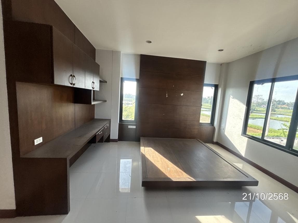 บ้านเดี่ยว 3 ห้องนอน พื้นที่ 243.5 ตร.ม. ทำเลศักยภาพ เฉนียง เมืองสุรินทร์ สุรินทร์