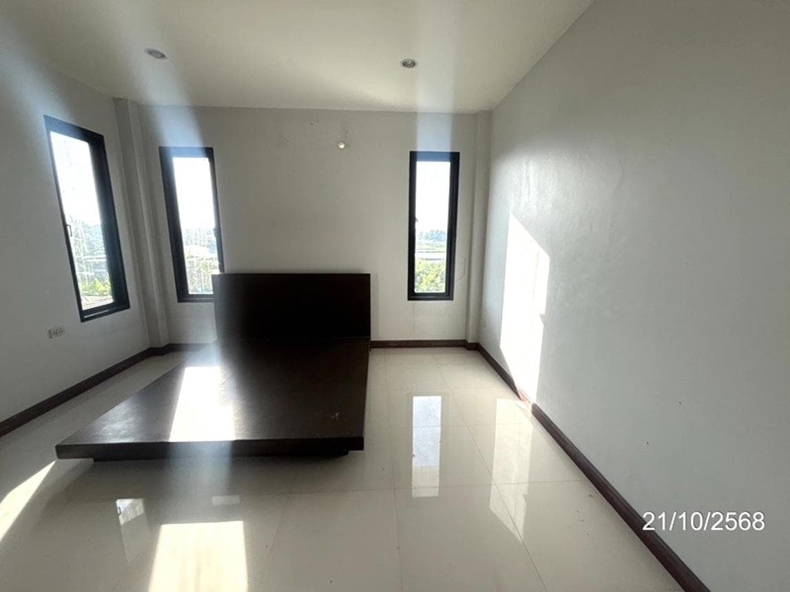 บ้านเดี่ยว 3 ห้องนอน พื้นที่ 243.5 ตร.ม. ทำเลศักยภาพ เฉนียง เมืองสุรินทร์ สุรินทร์