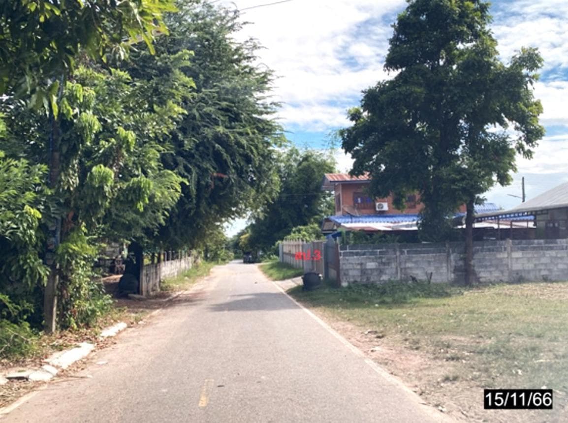 ขายบ้านเดี่ยวชั้นเดียว 3 ห้องนอน 2 ห้องน้ำ พื้นที่ใช้สอยกว้างขวาง 240 ตร.ม. บนเนื้อที่ 93 ตร.ว. ต.ดอนสมบูรณ์ อ.ยางตลาด จ.กาฬสินธุ์ บรรยากาศเงียบสงบ เป็นส่วนตัว ทำเลดีเดินทางสะดวก