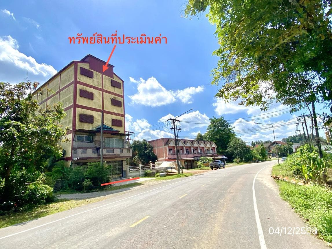 อาคารพาณิชย์ขนาดใหญ่ พื้นที่ใช้สอย 1,115 ตร.ม. 4 ห้องนอน 5 ห้องน้ำ ทำเลศักยภาพ ย่านตาขาว ตรัง เหมาะสำหรับทำสำนักงานหรือศูนย์กระจายสินค้า