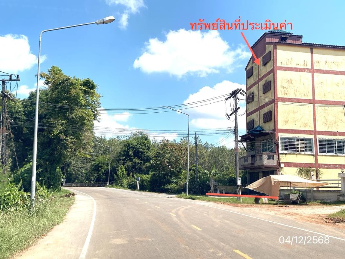 อาคารพาณิชย์ขนาดใหญ่ พื้นที่ใช้สอย 1,115 ตร.ม. 4 ห้องนอน 5 ห้องน้ำ ทำเลศักยภาพ ย่านตาขาว ตรัง เหมาะสำหรับทำสำนักงานหรือศูนย์กระจายสินค้า