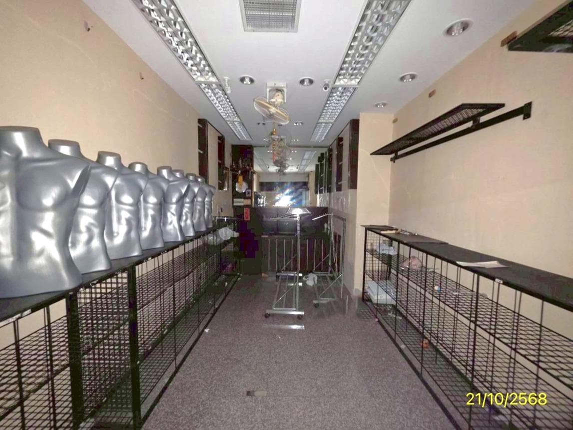 ขายห้องชุดสำนักงาน ใบหยก 2 เขตราชเทวี กรุงเทพมหานคร ทำเลถนนพญาไท พื้นที่ใช้สอย 16.71 ตร.ม. สภาพดี เหมาะสำหรับออฟฟิศ สำนักงาน และการลงทุน
