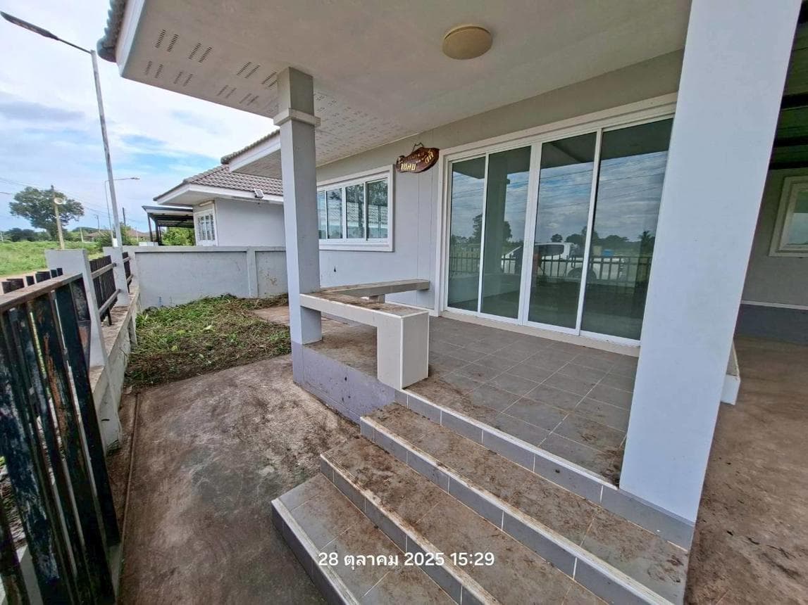บ้านเดี่ยว หนองโพรง ศรีมหาโพธิ ปราจีนบุรี 2 ห้องนอน 2 ห้องน้ำ พื้นที่ 101.25 ตร.ม. บนที่ดินกว้างขวาง 57.6 ตร.ว. ทำเลดีใกล้นิคมอุตสาหกรรม ราคาพิเศษ 2.3 ล้าน