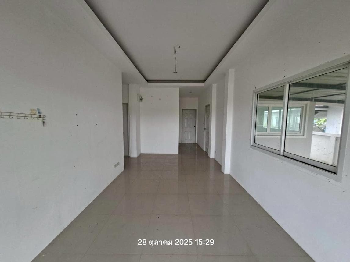 บ้านเดี่ยว หนองโพรง ศรีมหาโพธิ ปราจีนบุรี 2 ห้องนอน 2 ห้องน้ำ พื้นที่ 101.25 ตร.ม. บนที่ดินกว้างขวาง 57.6 ตร.ว. ทำเลดีใกล้นิคมอุตสาหกรรม ราคาพิเศษ 2.3 ล้าน