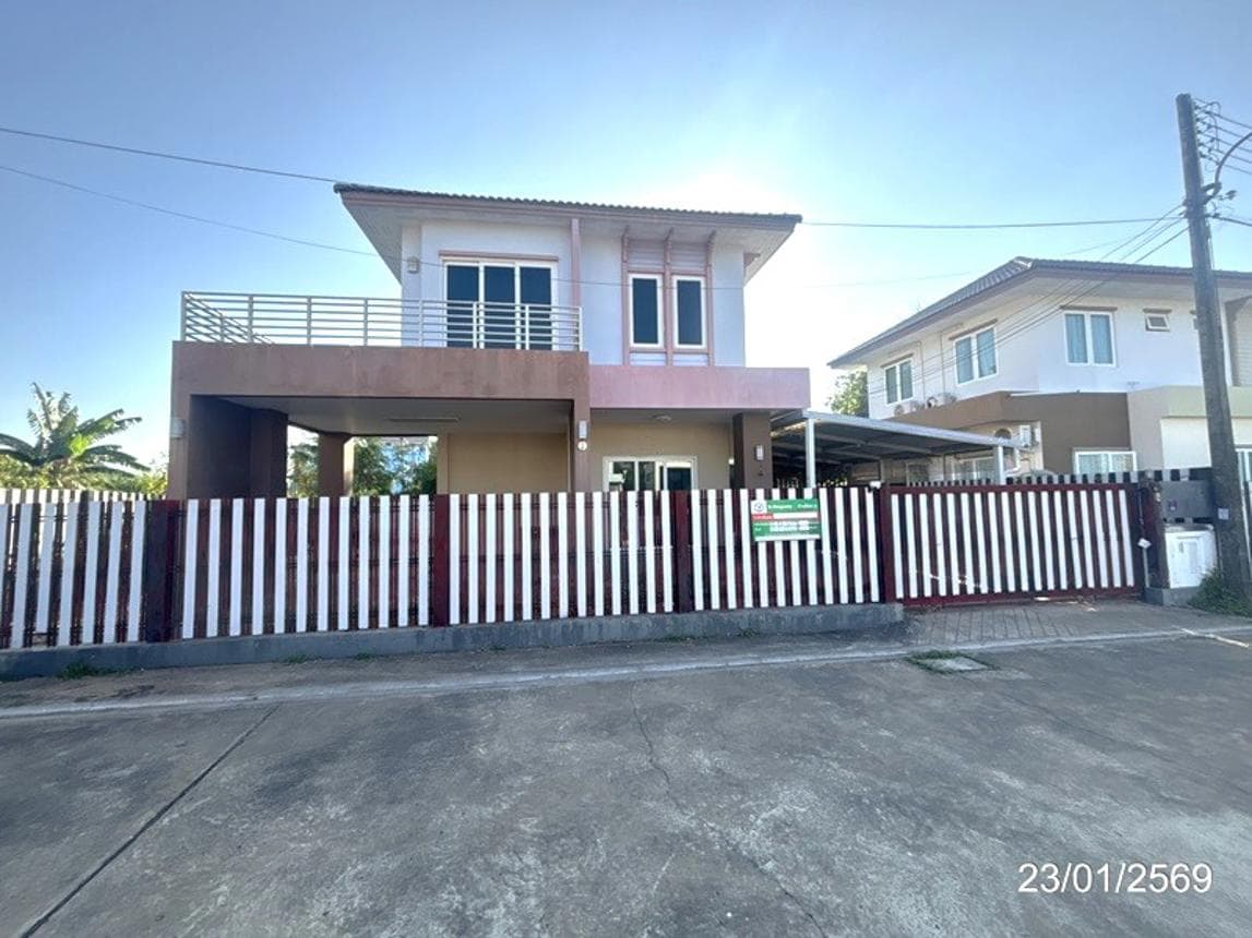 ขายบ้านเดี่ยว เมืองอุบลราชธานี ทำเลขามใหญ่ เนื้อที่ 57.7 ตร.ว. พื้นที่ใช้สอย 171.25 ตร.ม. 3 ห้องนอน 3 ห้องน้ำ สภาพดี พร้อมอยู่