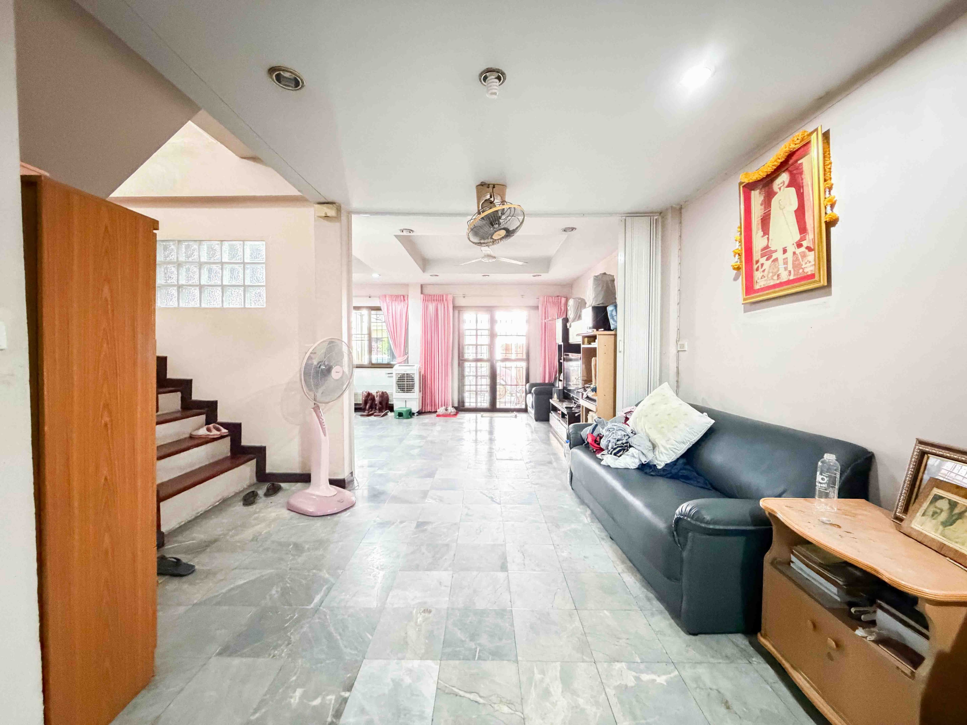 ขาย ทาวน์โฮม 3 ชั้น ฐิติพร พัฒนาการ 29 ใกล้สนามบินสุวรรณภมิ 33 ตรว 3 ชั้น เหมาะออฟฟิศ