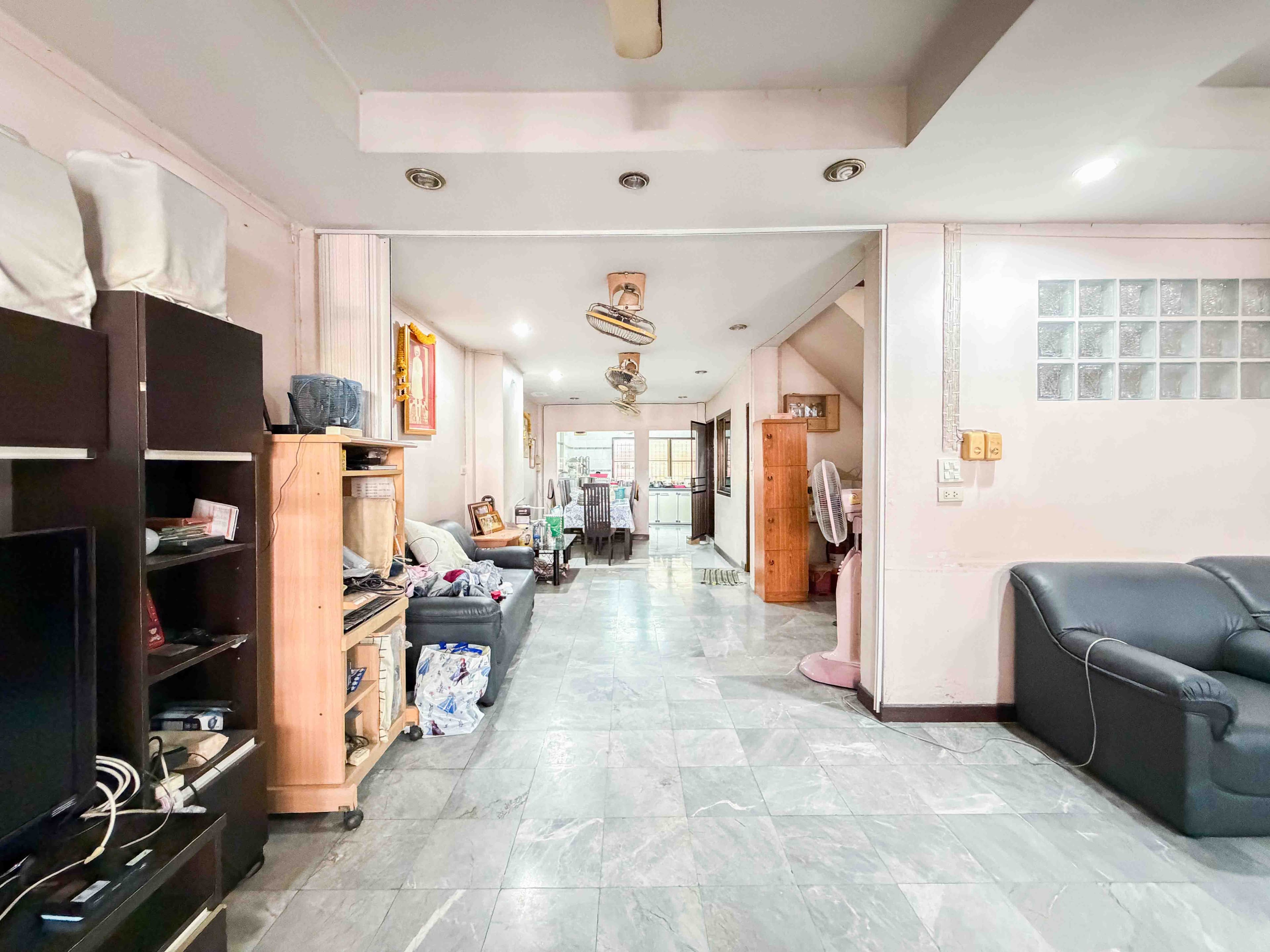 ขาย ทาวน์โฮม 3 ชั้น ฐิติพร พัฒนาการ 29 ใกล้สนามบินสุวรรณภมิ 33 ตรว 3 ชั้น เหมาะออฟฟิศ