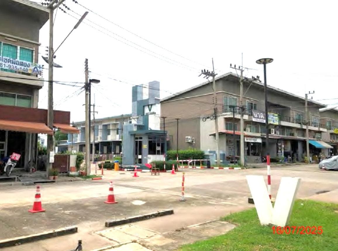 ขายทาวน์เฮ้าส์ วี วิลเลจ 2 (V Village 2) คลองหลวง-คลองสอง ราคาล้านต้นๆ ทำเลดี ใกล้ตลาดไทและนวนคร