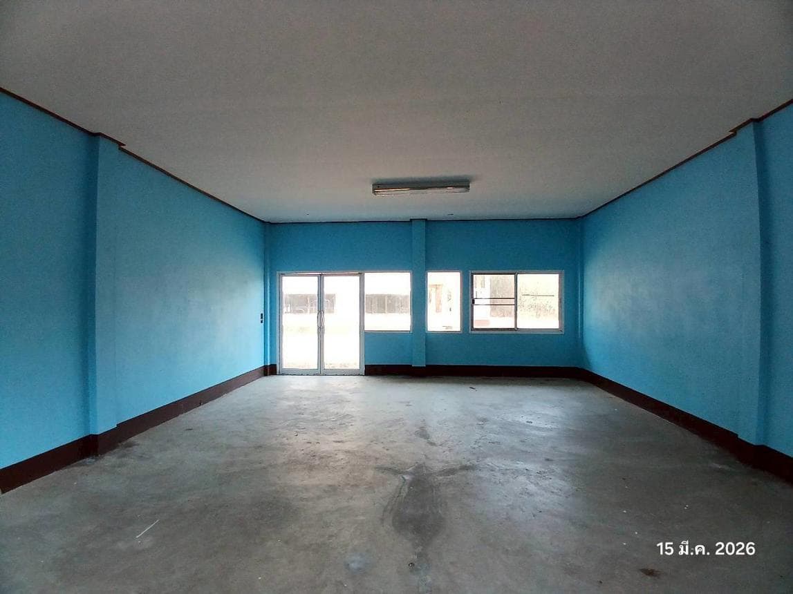 บ้านเดี่ยว ล้อมแรด เถิน ลำปาง พื้นที่ 52 ตร.ว. พื้นที่ใช้สอย 240 ตร.ม.