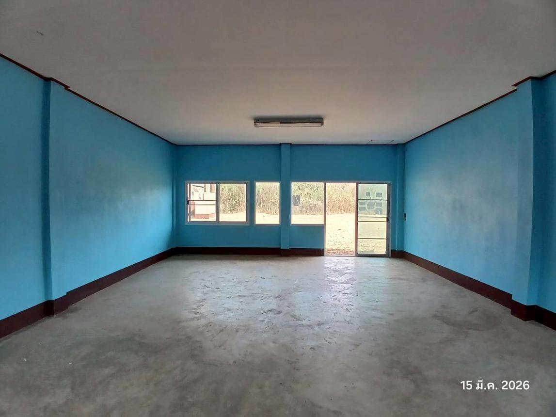 บ้านเดี่ยว ล้อมแรด เถิน ลำปาง พื้นที่ 52 ตร.ว. พื้นที่ใช้สอย 240 ตร.ม.