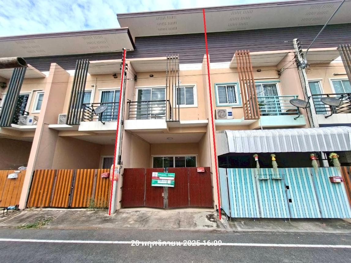 ทาวน์โฮม ยิ่งรวย 9 โรจนะ-วังน้อย 2 ห้องนอน สเปซคุ้ม 96 ตร.ม. ทำเลดีใกล้แหล่งงาน ราคาล้านกลางๆ