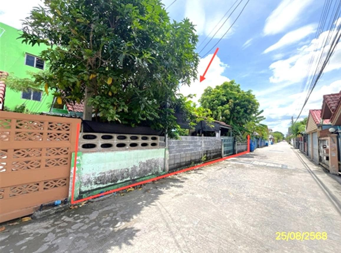 บ้านเดี่ยว เพชรประกาย บึงลาดสวาย ลำลูกกา ปทุมธานี 2 ห้องนอน 1 ห้องน้ำ พื้นที่ใช้สอย 144 ตร.ม. บนที่ดินกว้าง 60 ตร.ว. ทำเลดี เดินทางสะดวก ราคาล้านกลางๆ