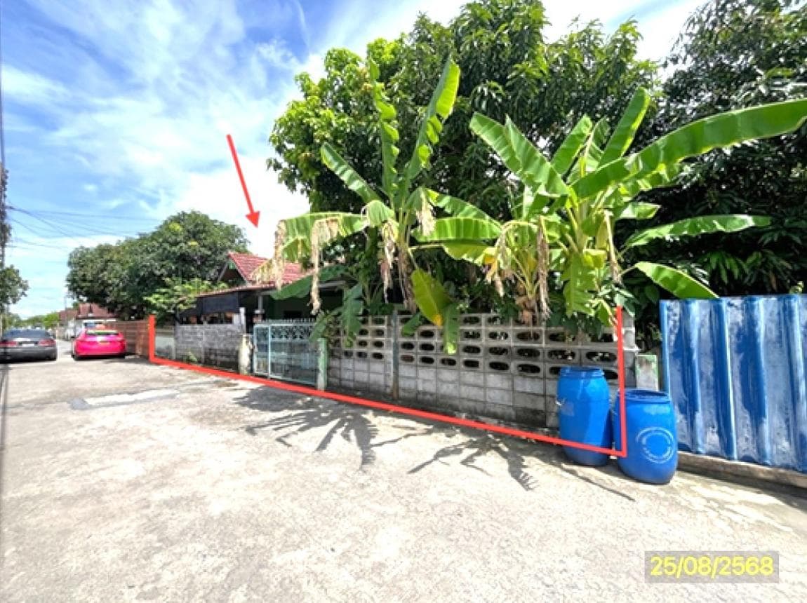 บ้านเดี่ยว เพชรประกาย บึงลาดสวาย ลำลูกกา ปทุมธานี 2 ห้องนอน 1 ห้องน้ำ พื้นที่ใช้สอย 144 ตร.ม. บนที่ดินกว้าง 60 ตร.ว. ทำเลดี เดินทางสะดวก ราคาล้านกลางๆ