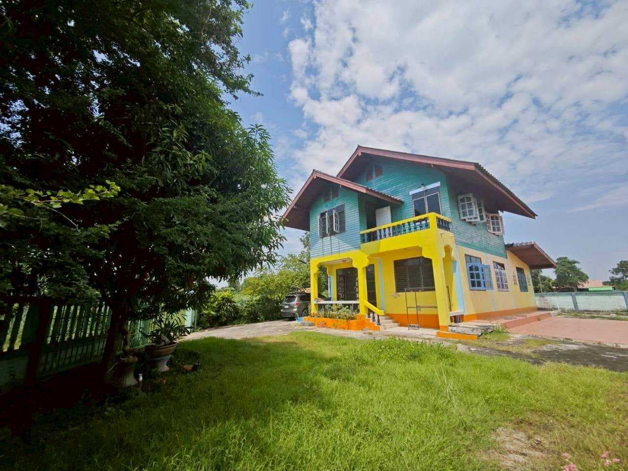 บ้านหลังใหญ่ ที่ดินกว้าง 150 ตร.ว. กลางชุมชนอรัญญิก