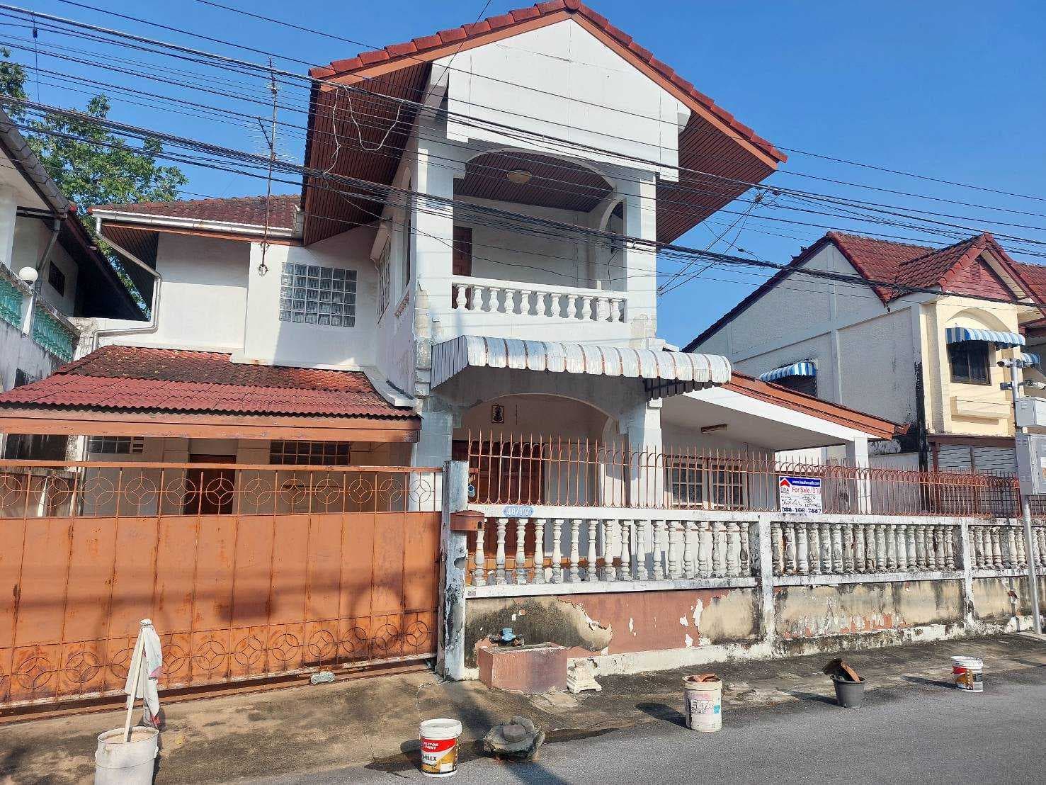 ขายบ้านแฝด 2 ชั้น ม.วังทองวิลเลจ ซอยเสรีไทย 33/1 ใกล้วงแหวนรอบนอก บางปะอิน-บางนา พื้นที่ใช้สอยเยอะมาก ราคาเดิม 6 ล้านเมื่อปี 2566