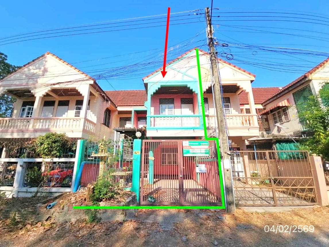 ทาวน์เฮ้าส์ เชิงเนิน เมืองระยอง ระยอง 3 ห้องนอน 2 ห้องน้ำ พื้นที่กว้างพิเศษ 177 ตร.ม. บนเนื้อที่ 28.2 ตร.ว. ราคาไม่ถึง 2 ล้านบาท
