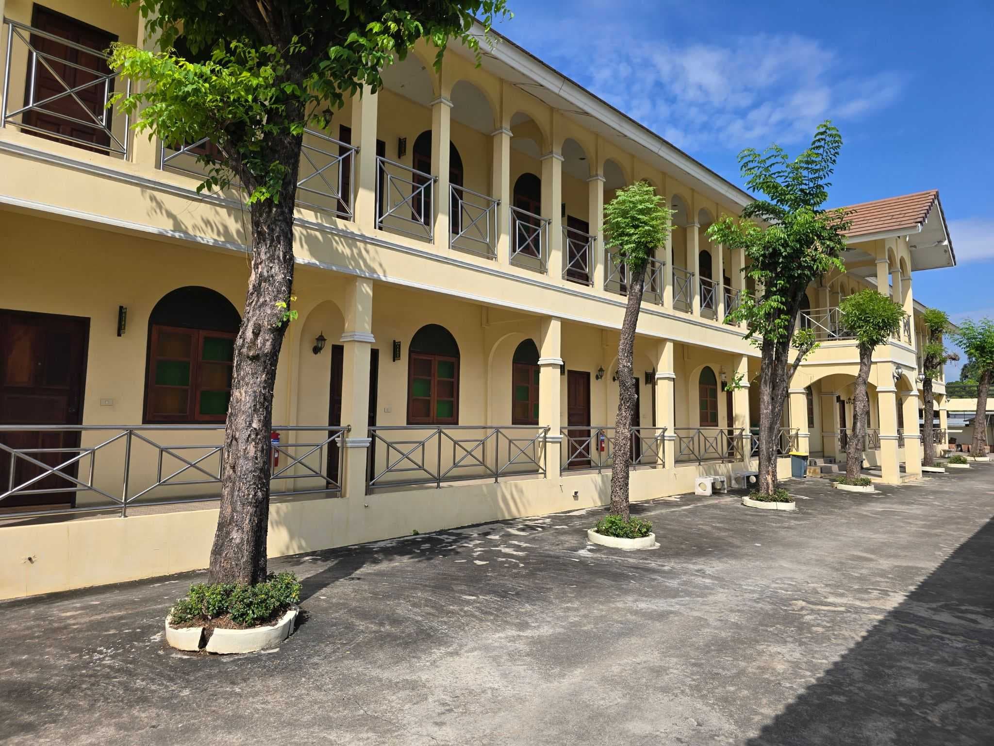 โรงแรมทำเลเมืองนครสวรรค์ พร้อมดำเนินกิจการต่อได้ทันที บนที่ดินขนาด 1-2-83.3 ไร่