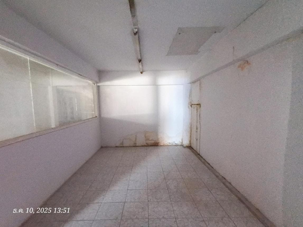 ขายอาคารพาณิชย์ขนาดใหญ่ 4 ห้องนอน 6 ห้องน้ำ พื้นที่ใช้สอย 404 ตร.ม. ทำเลศักยภาพ คลองสามประเวศ ลาดกระบัง