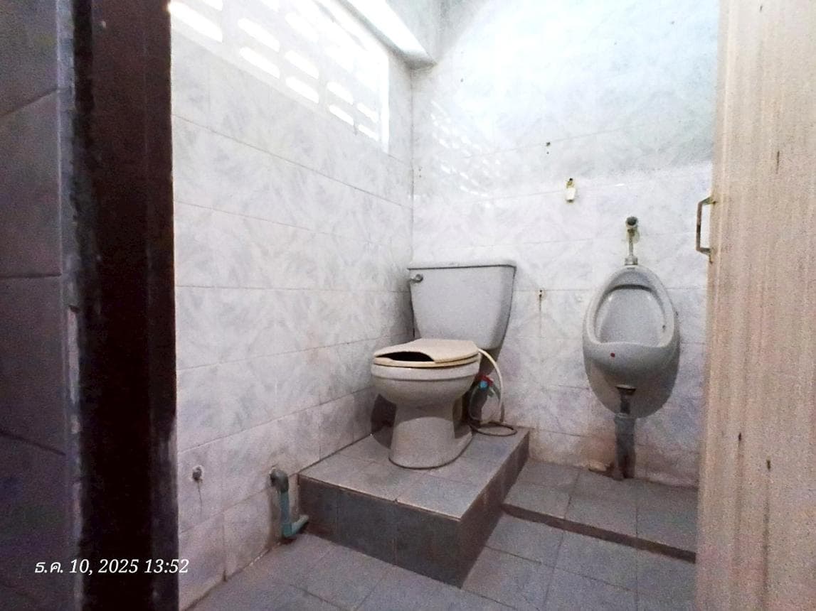 ขายอาคารพาณิชย์ขนาดใหญ่ 4 ห้องนอน 6 ห้องน้ำ พื้นที่ใช้สอย 404 ตร.ม. ทำเลศักยภาพ คลองสามประเวศ ลาดกระบัง