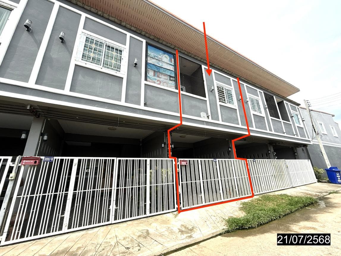 ทาวน์โฮม หนองปลิง เมืองนครสวรรค์ 2 ห้องนอน 2 ห้องน้ำ สเปซดี 102.9 ตร.ม. ทำเลเด่นในราคาล้านต้นๆ