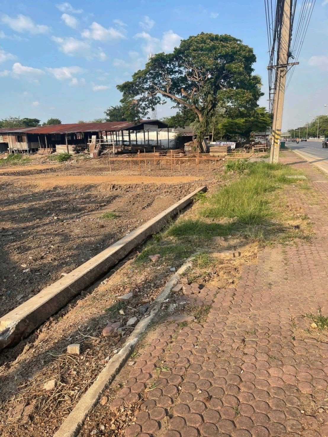ขายที่ดินเปล่า ติดถนนธัญบุรี คลอง 9 (ขาออก) จ.ปทุมธานี เนื้อที่รวม 79 ไร่ 1 งาน 38 ตารางวา
