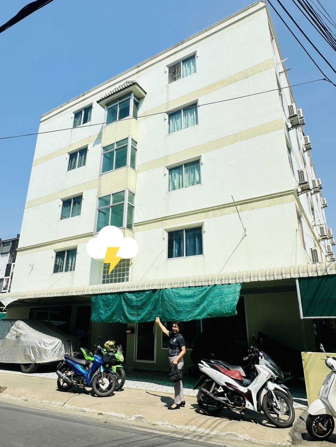 ขายตึก 5 ชั้น แบ่งเป็นห้องเช่า 46 ห้อง แอร์/พัดลม ซ.พหลโยธิน 50 แยก 13 ใกล้ถนนตัดใหม่เทพรักษ์-วิภาวดีรังสิต