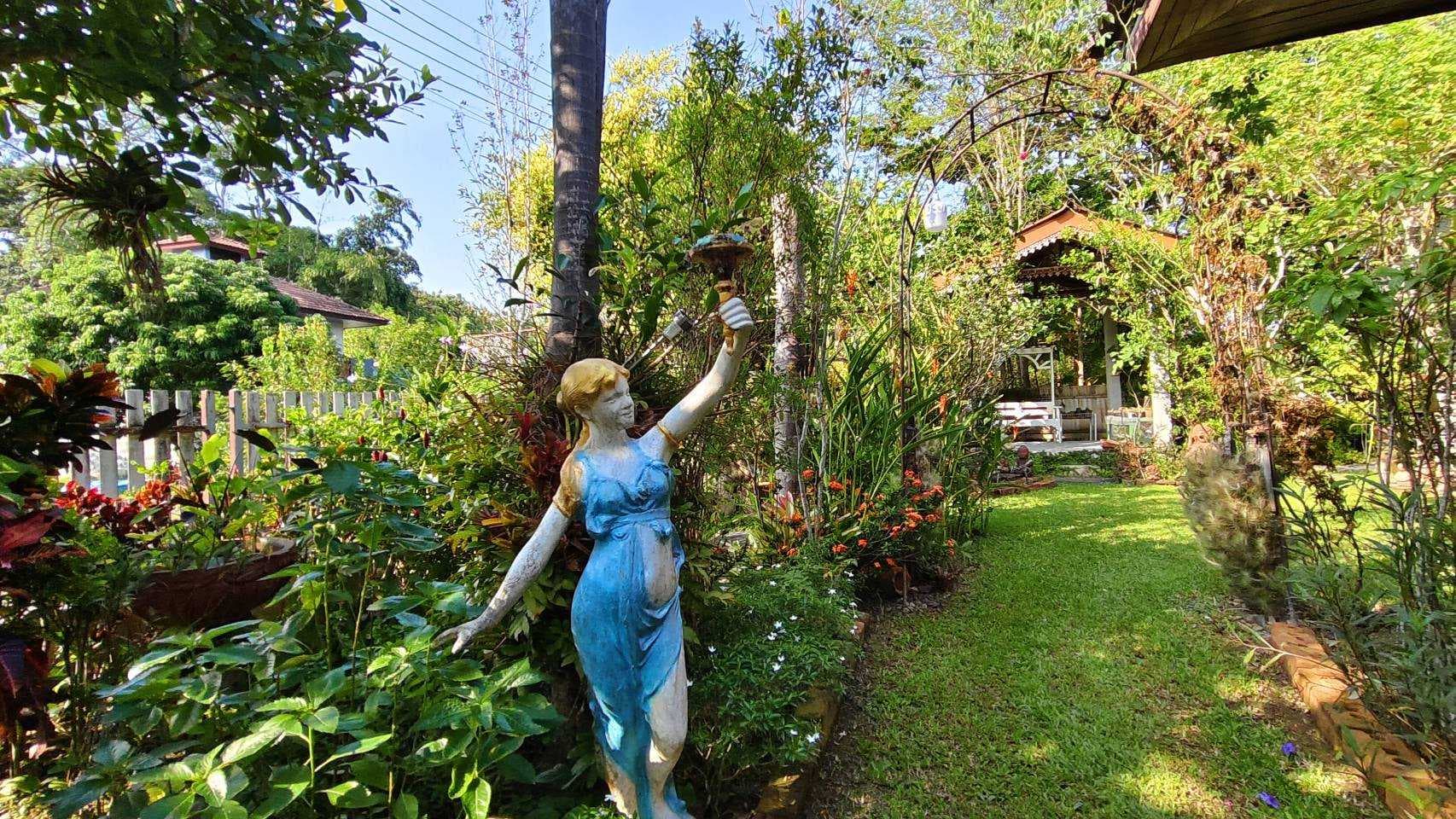 ขายบ้านพร้อมสวยสวยบ้านเดี่ยวชั้นเดียวพื้นที่ 250 ตรว. ติดริมคลองน้ำไหลทั้งปี 5 นอน 1 น้ำ 2 โซนรับแขก 1 ครัว พร้อมเฟอร์นิเจอร์ของใช้ในบ้าน เชียงใหม่