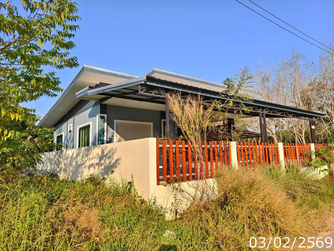 ขายบ้านเดี่ยวหลังใหญ่ 3 ห้องนอน 2 ห้องน้ำ ต.เพ อ.เมืองระยอง เนื้อที่กว้าง 80.9 ตร.ว. ทำเลใกล้ทะเลและแหล่งท่องเที่ยว