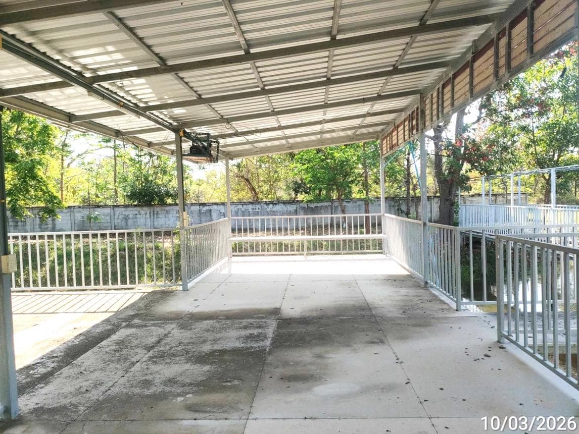 ที่ดินพร้อมสิ่งปลูกสร้างอเนกประสงค์ แกดำ มหาสารคาม เนื้อที่ 62 ตร.ว. ทำเลดีใกล้แหล่งชุมชน ราคา 6.41 ล้านบาท