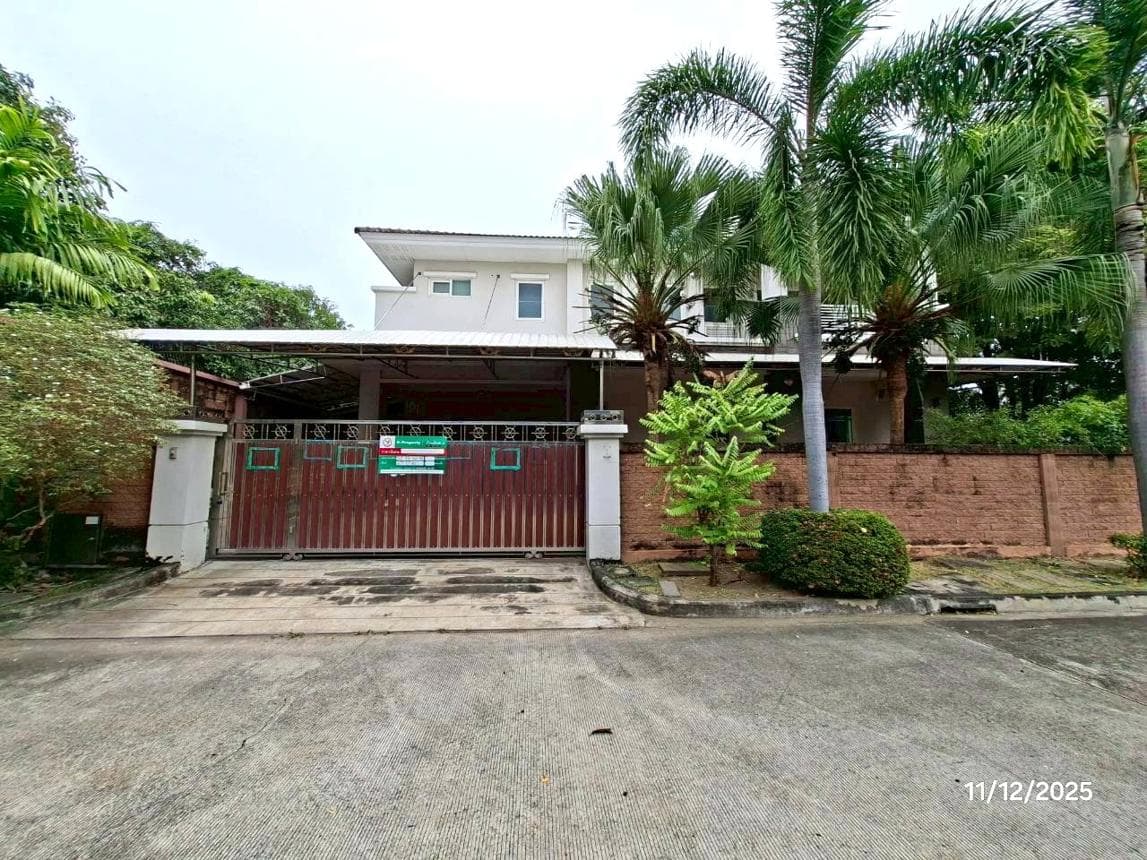 ขายบ้านเดี่ยว คาซ่า แกรนด์ รัตนาธิเบศร์-ราชพฤกษ์ เมืองนนทบุรี บางรักน้อย เนื้อที่ 7.3 ตร.ว. พื้นที่ใช้สอย 341.81 ตร.ม. 3 ห้องนอน 3 ห้องน้ำ สภาพดี พร้อมอยู่