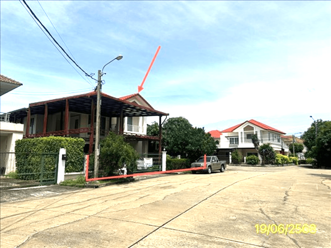 บ้านเดี่ยว ลลิล อินเดอะพาร์ค วงแหวน-รัตนาธิเบศร์ เสาธงหิน บางใหญ่ นนทบุรี 4 ห้องนอน 4 ห้องน้ำ พื้นที่ใช้สอยจุใจ 325 ตร.ม. บนที่ดิน 85 ตร.ว. ทำเลศักยภาพใกล้รถไฟฟ้าและห้างสรรพสินค้า ราคาพิเศษ 7.55 ล้าน