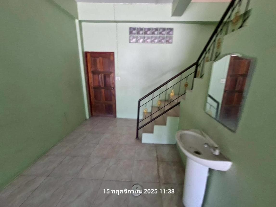 ขายอาคารพาณิชย์ขนาดใหญ่ 4 ห้องนอน 4 ห้องน้ำ พื้นที่ใช้สอย 464 ตร.ม. ทำเลศักยภาพ สระโบสถ์ ลพบุรี เหมาะสำหรับธุรกิจและอยู่อาศัย