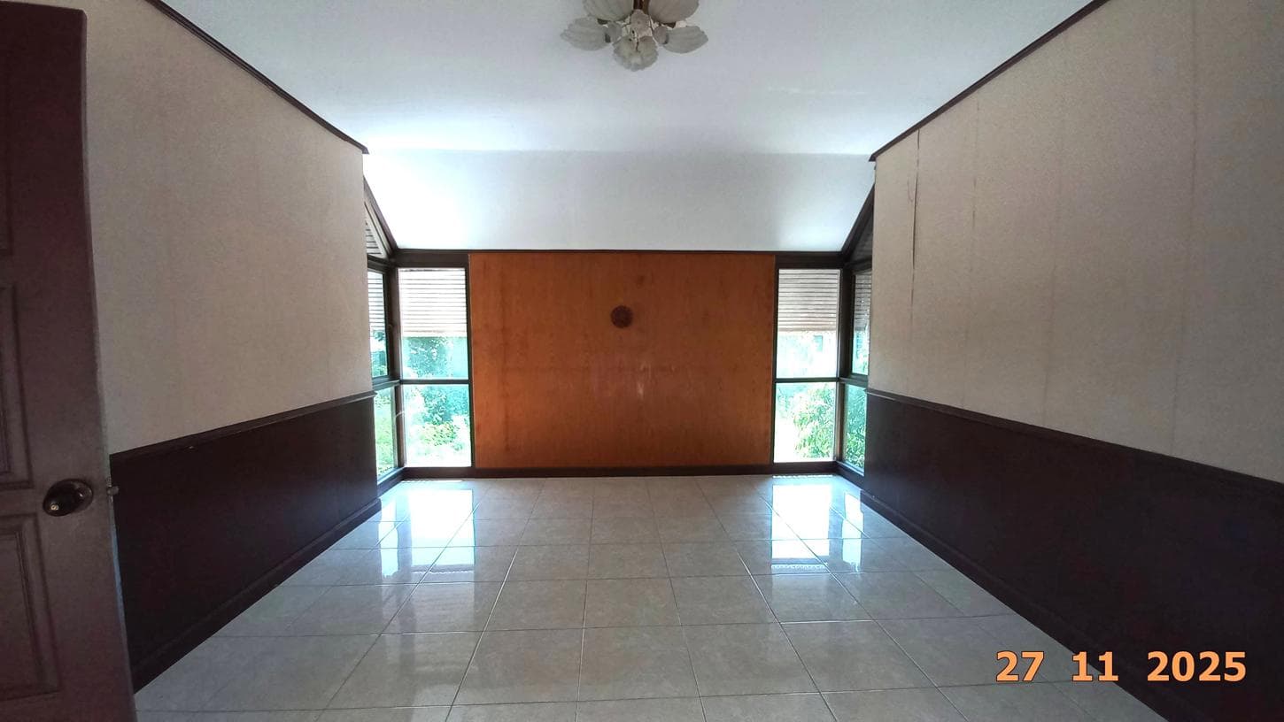 บ้านเดี่ยว อ่างศิลา เมืองชลบุรี พื้นที่ใช้สอยจุใจ 393 ตร.ม. ทำเลศักยภาพใกล้แหล่งท่องเที่ยวและชายทะเล บรรยากาศดี ราคาคุ้มค่า