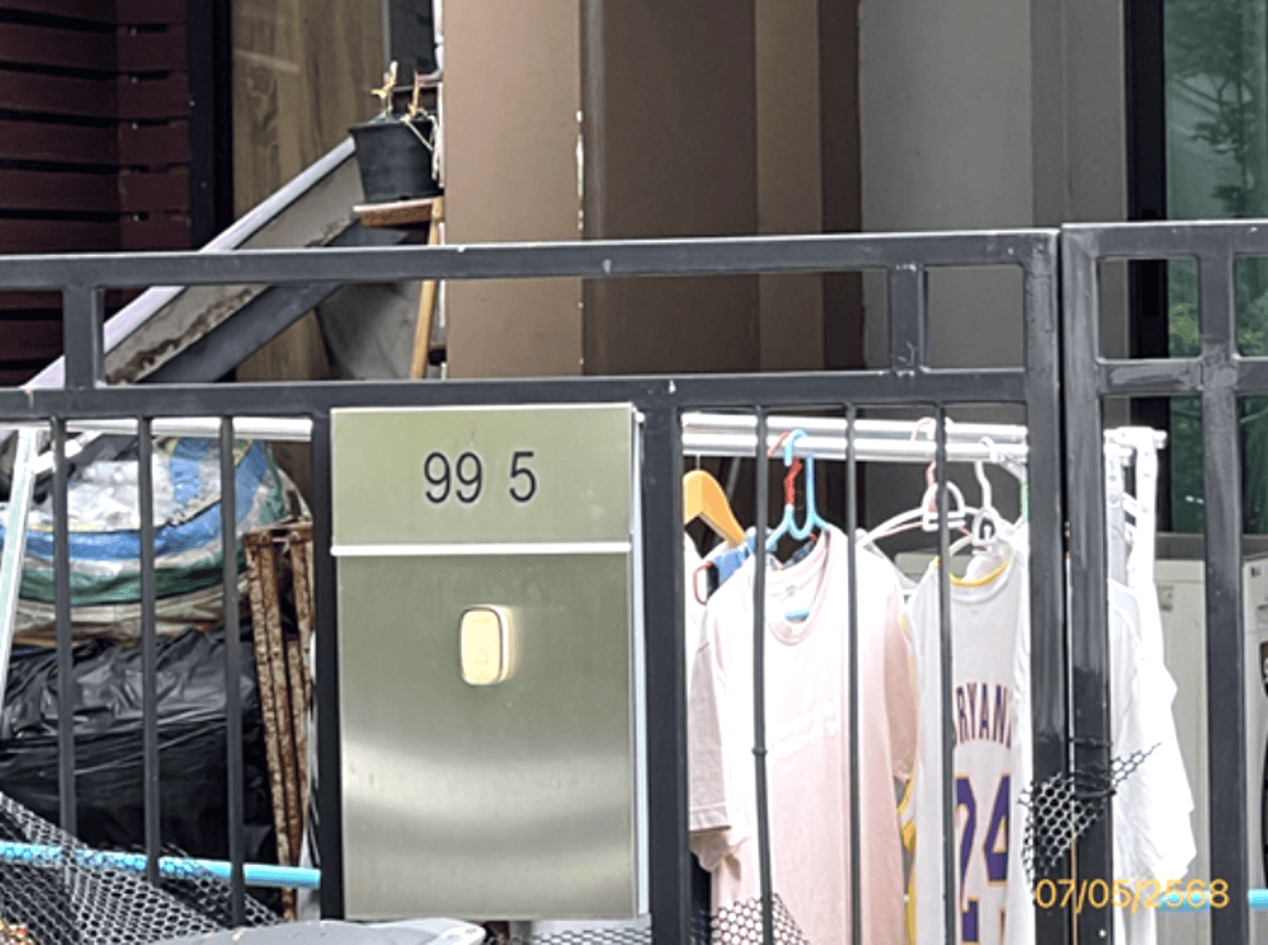 ทาวน์เฮ้าส์ บ้านกลางเมือง พระราม 9-กรุงเทพกรีฑา ทับช้าง สะพานสูง กรุงเทพฯ 3 ห้องนอน 3 ห้องน้ำ พื้นที่กว้าง 142.5 ตร.ม. บนที่ดิน 26.2 ตร.ว. ทำเลพรีเมียมติดถนนใหญ่ ราคาพิเศษ 5.89 ล้าน