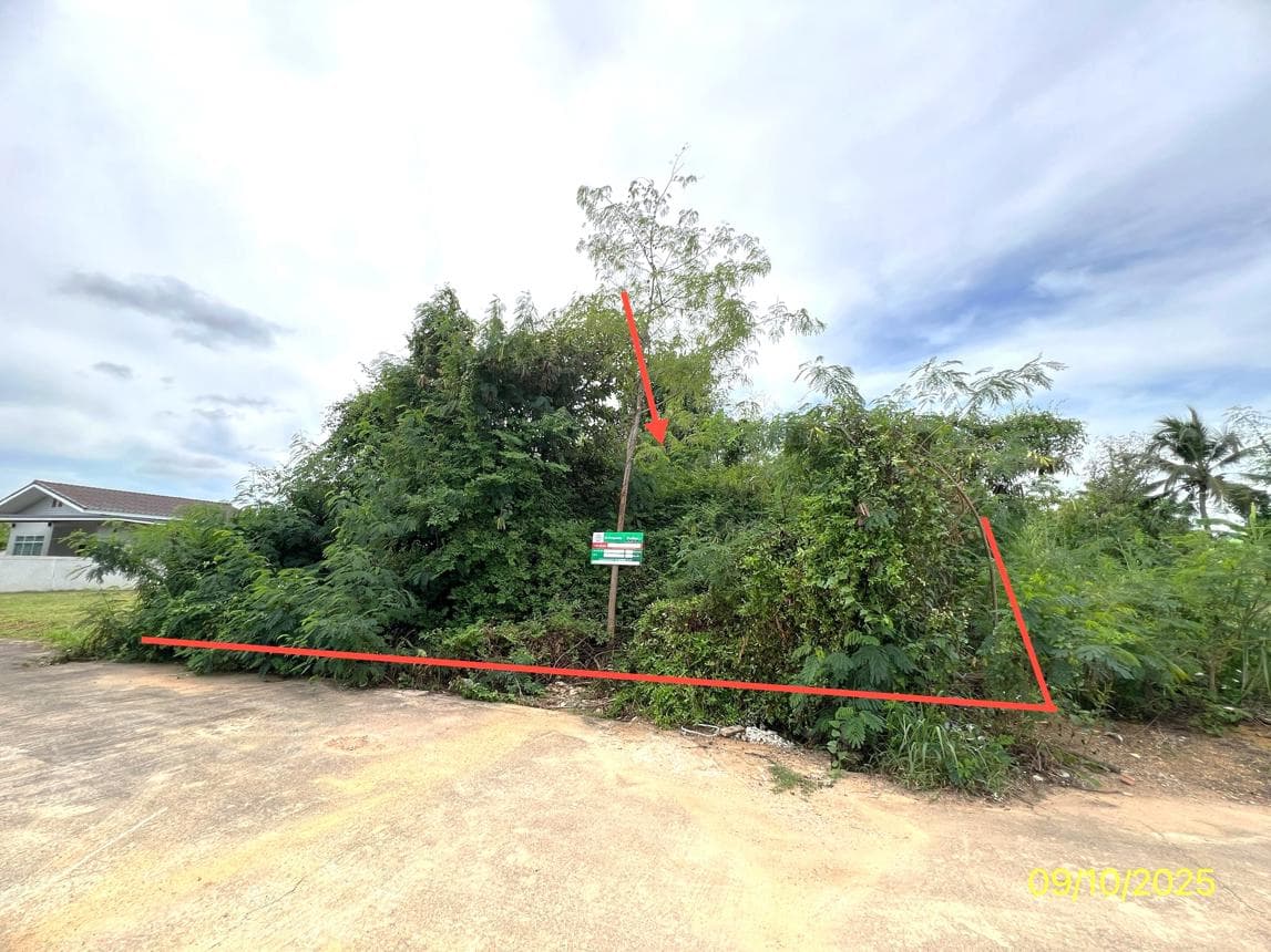 ที่ดินว่างเปล่า เจดีย์หัก เมืองราชบุรี เนื้อที่ 67.6 ตร.ว. ทำเลดีเดินทางสะดวก ใกล้ตัวเมืองและแหล่งชุมชน เหมาะสำหรับสร้างบ้าน ราคาพิเศษ 1.18 ล้าน