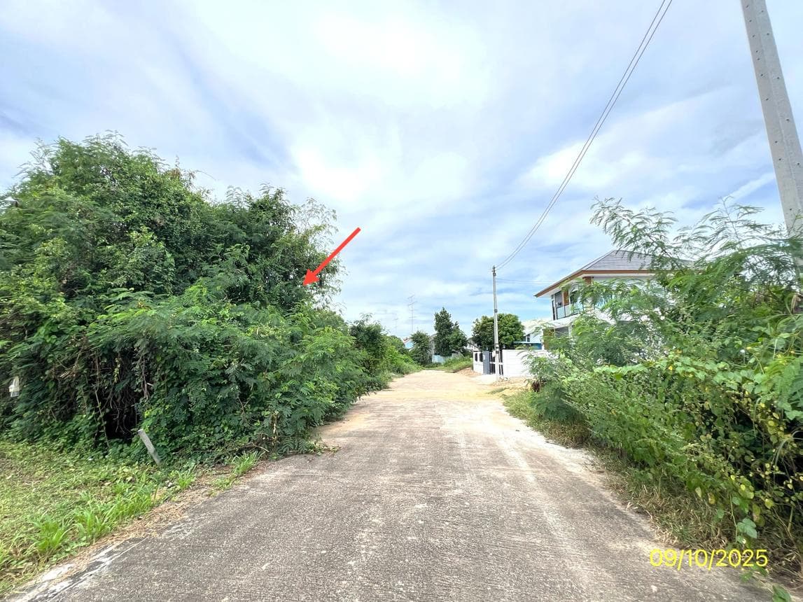 ที่ดินว่างเปล่า เจดีย์หัก เมืองราชบุรี เนื้อที่ 67.6 ตร.ว. ทำเลดีเดินทางสะดวก ใกล้ตัวเมืองและแหล่งชุมชน เหมาะสำหรับสร้างบ้าน ราคาพิเศษ 1.18 ล้าน