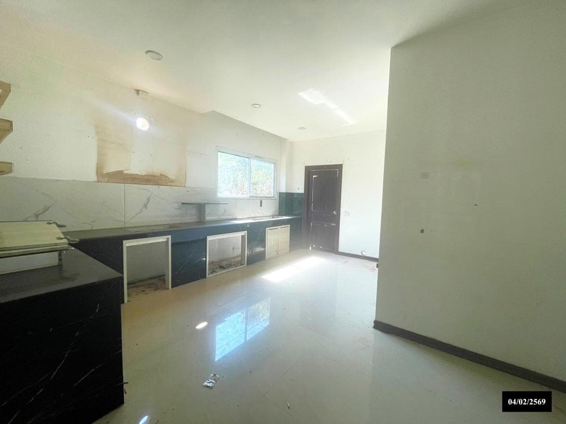 บ้านเดี่ยวหลังใหญ่ 4 ห้องนอน 6 ห้องน้ำ พื้นที่ใช้สอยจุใจ 426 ตร.ม. ทำเลขามเฒ่า เมืองนครพนม