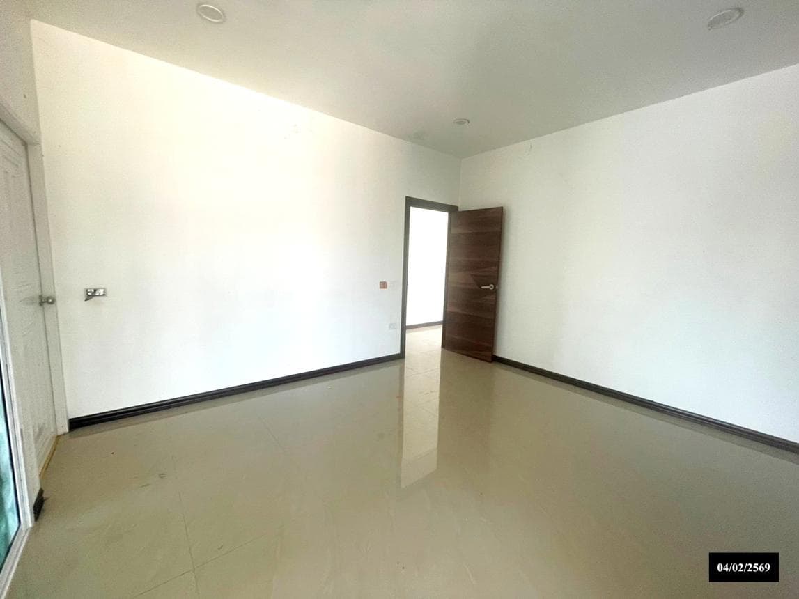 บ้านเดี่ยวหลังใหญ่ 4 ห้องนอน 6 ห้องน้ำ พื้นที่ใช้สอยจุใจ 426 ตร.ม. ทำเลขามเฒ่า เมืองนครพนม