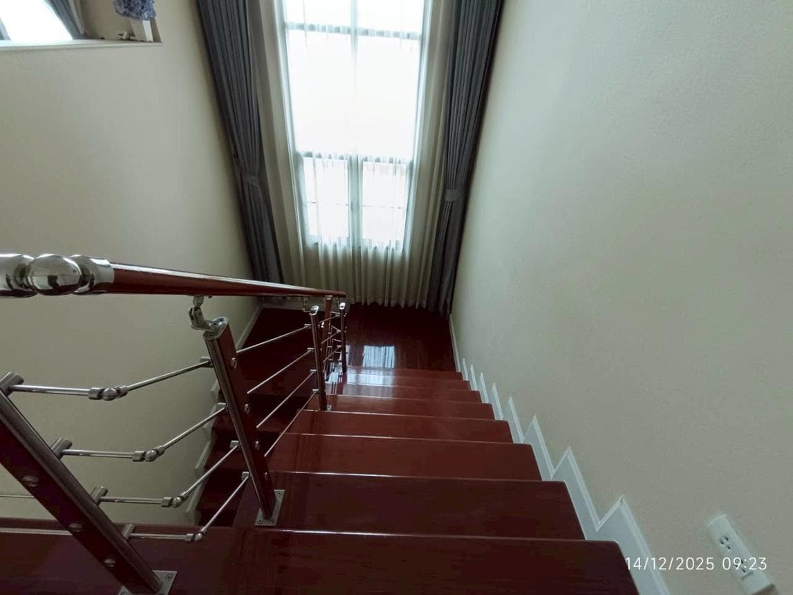 ขายบ้านเดี่ยวหรู เพอร์เฟค มาสเตอร์พีช ราชพฤกษ์ บางรักน้อย เมืองนนทบุรี 5 ห้องนอน 5 ห้องน้ำ พื้นที่ 490.5 ตร.ม. ทำเลพรีเมียมติดถนนใหญ่นั่นเอง