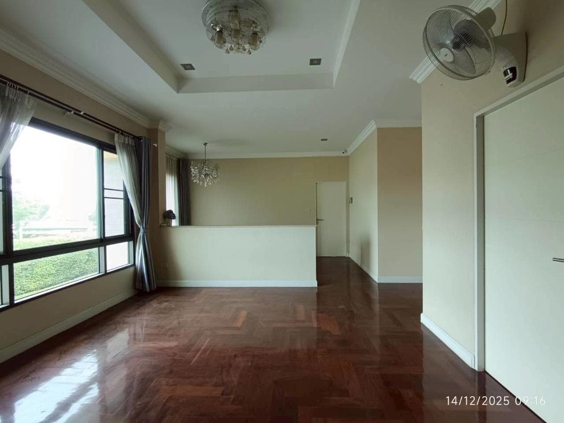ขายบ้านเดี่ยวหรู เพอร์เฟค มาสเตอร์พีช ราชพฤกษ์ บางรักน้อย เมืองนนทบุรี 5 ห้องนอน 5 ห้องน้ำ พื้นที่ 490.5 ตร.ม. ทำเลพรีเมียมติดถนนใหญ่นั่นเอง