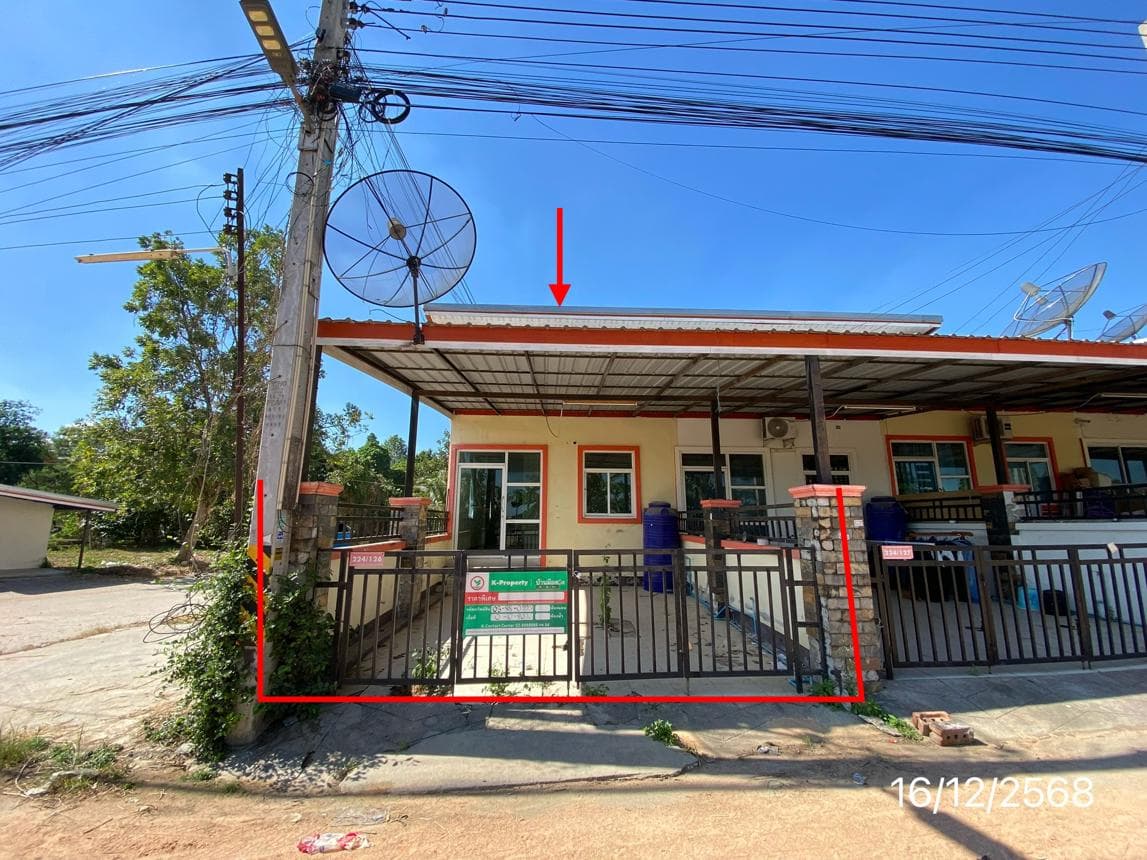 ขายทาวน์เฮ้าส์ โครงการบ้านปรีดา 2 ห้องนอน 2 ห้องน้ำ ทำเลศักยภาพ บ่อวิน ศรีราชา ชลบุรี