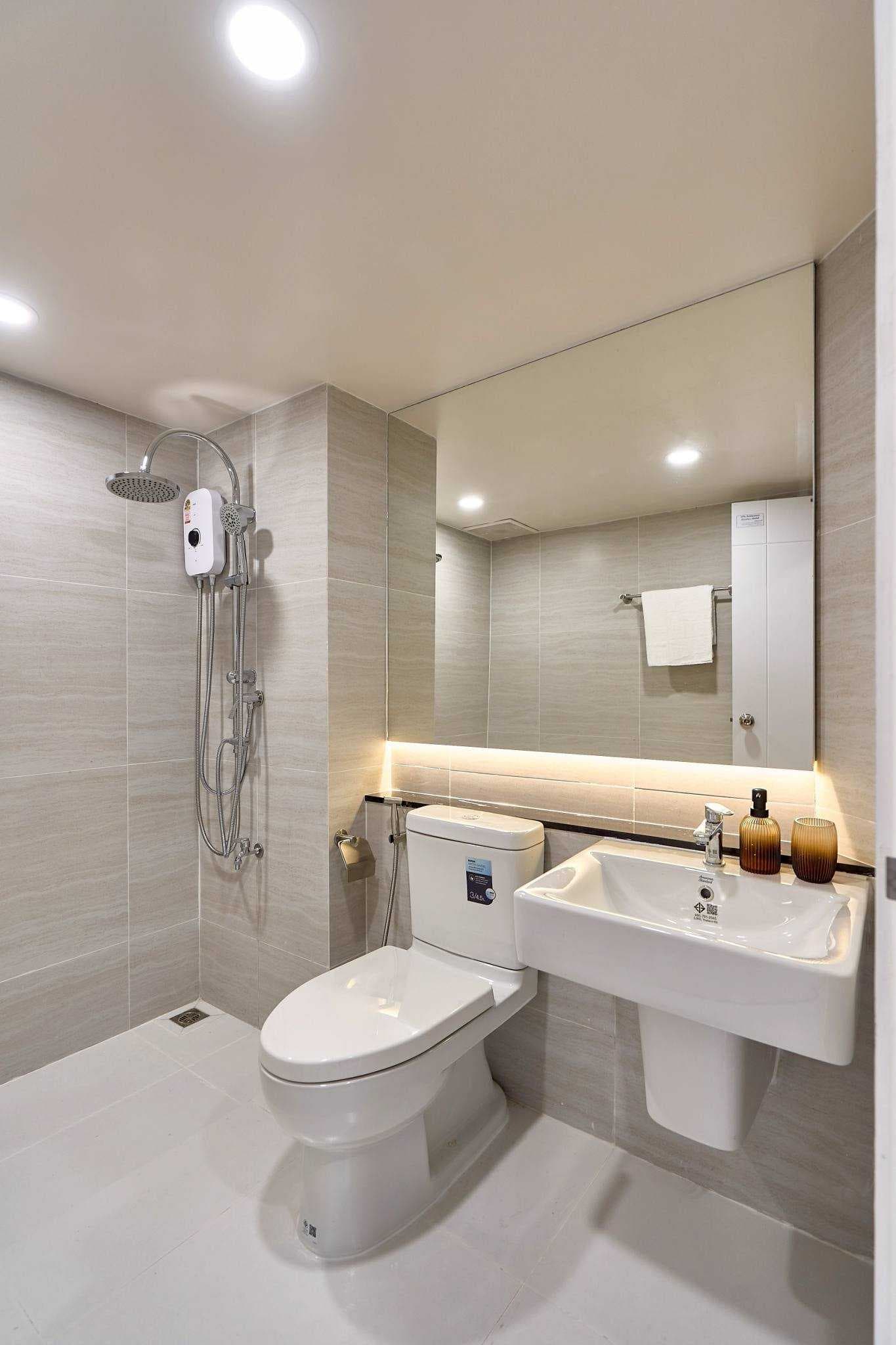Hillpark Condo