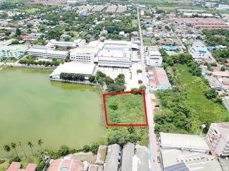 ขายด่วน ที่ดินริมทะเลสาบ ซ.หมอศรี ถ.เพชรเกษม สามพราน นครปฐม 621 ตรว เหมาะบ้าน ร้านอาหาร