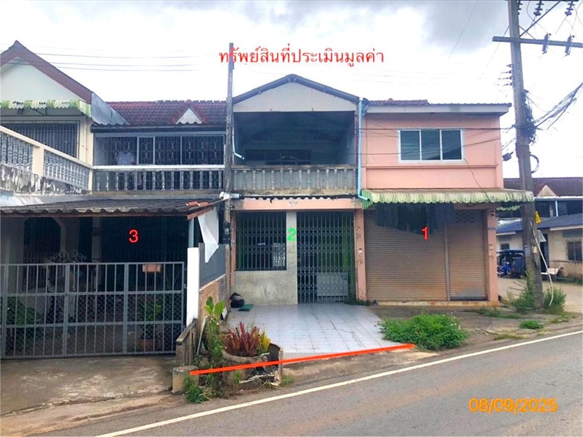 ทาวน์เฮ้าส์ มะขามเตี้ย เมืองสุราษฎร์ธานี สุราษฎร์ธานี 3 ห้องนอน 3 ห้องน้ำ พื้นที่กว้างพิเศษ 176 ตร.ม. ทำเลเมืองราคาเพียง 1.8 ล้านบาท