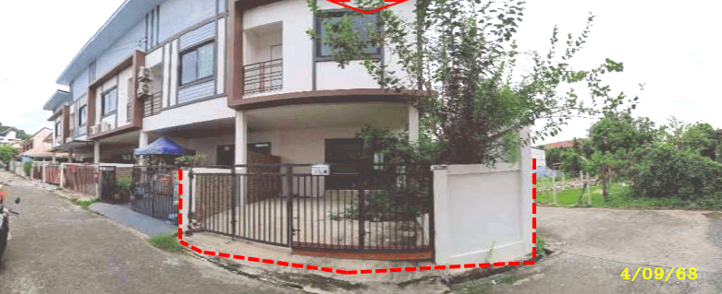 ขายทาวน์เฮ้าส์ 2 ชั้น 3 ห้องนอน 3 ห้องน้ำ ทำเลศักยภาพ ต.สุรศักดิ์ อ.ศรีราชา ชลบุรี พื้นที่กว้าง 24.7 ตร.ว. เดินทางสะดวกใกล้แหล่งงาน
